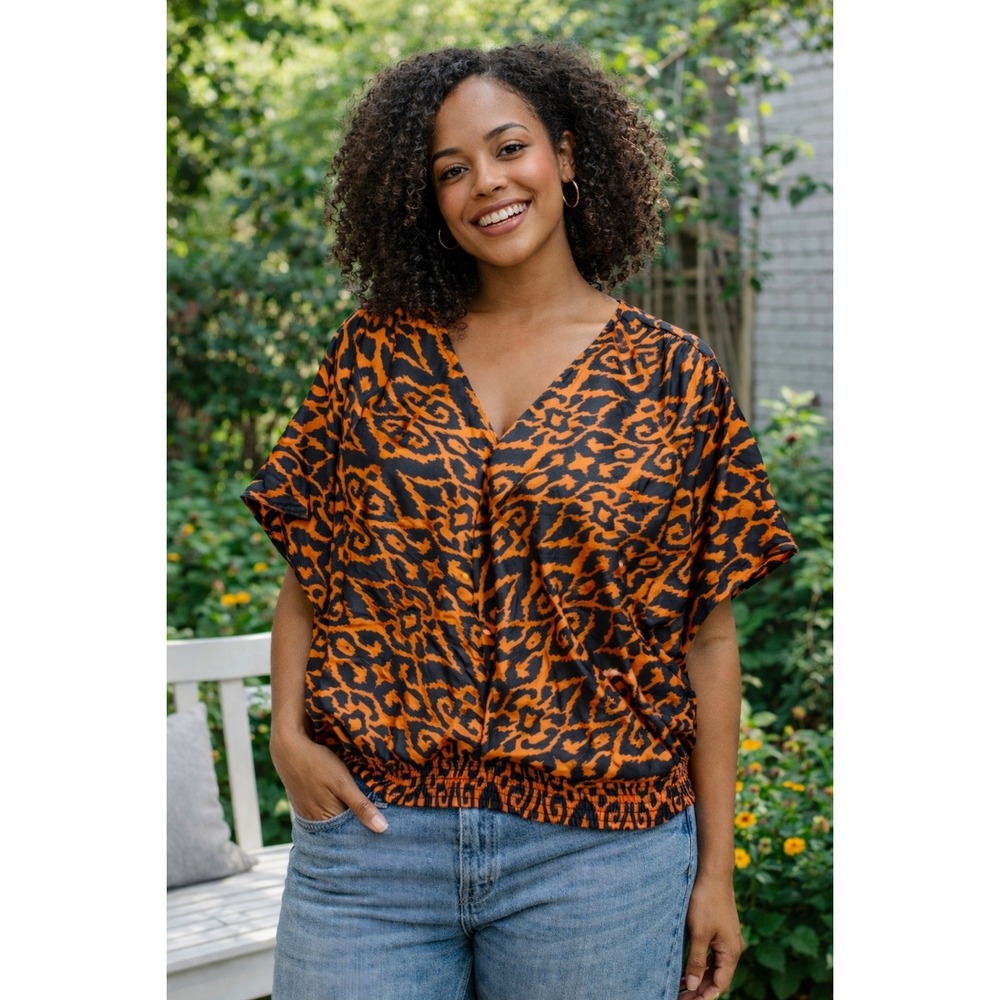 CHICO'S Satin Top‎ Blouse Ikat Print Smocked Waist Size 2.5 (L/14) Orange Black